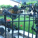 La Maison Des Vignerons D'hotes مزرعة للإقامة