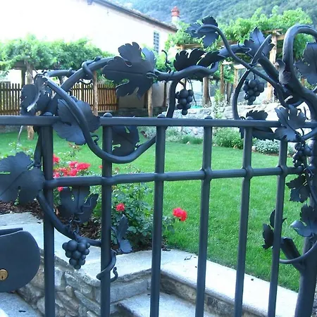 La Maison Des Vignerons D'hotes Farm stay