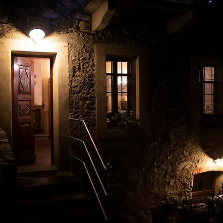La Maison Des Vignerons D'hotes Farm stay Donnaz