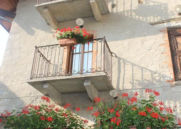 Vakantieboerderij La Maison Des Vignerons D'hotes Donnaz